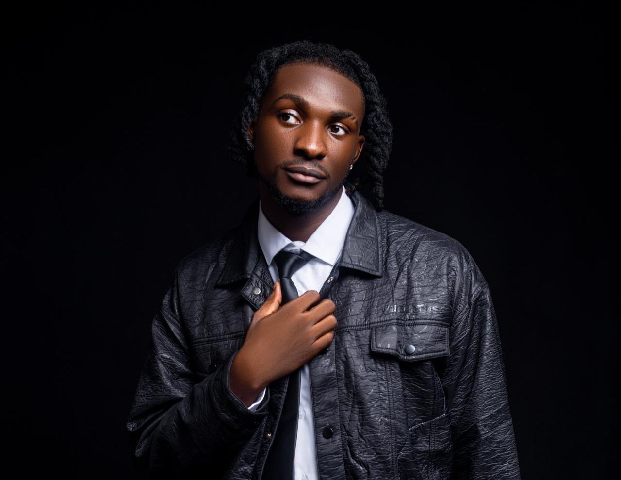 Tsongs Blurs The Lines Between Romance And Bravado