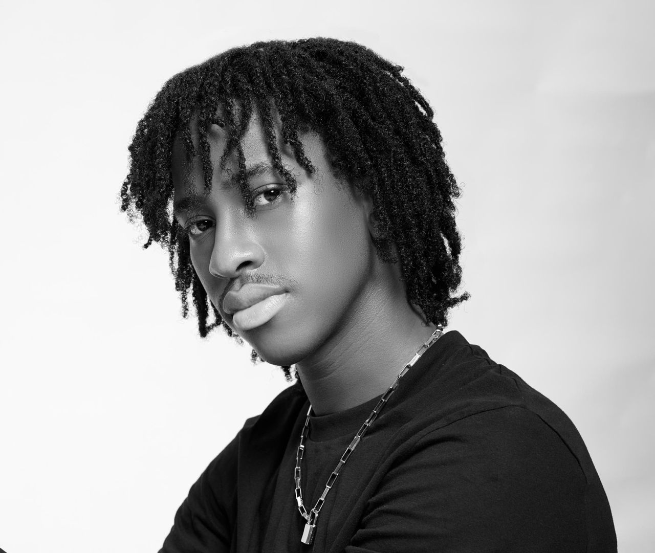 Michael Marinho Drops Two Summer Singles: “Through the Night” & “Riddim”