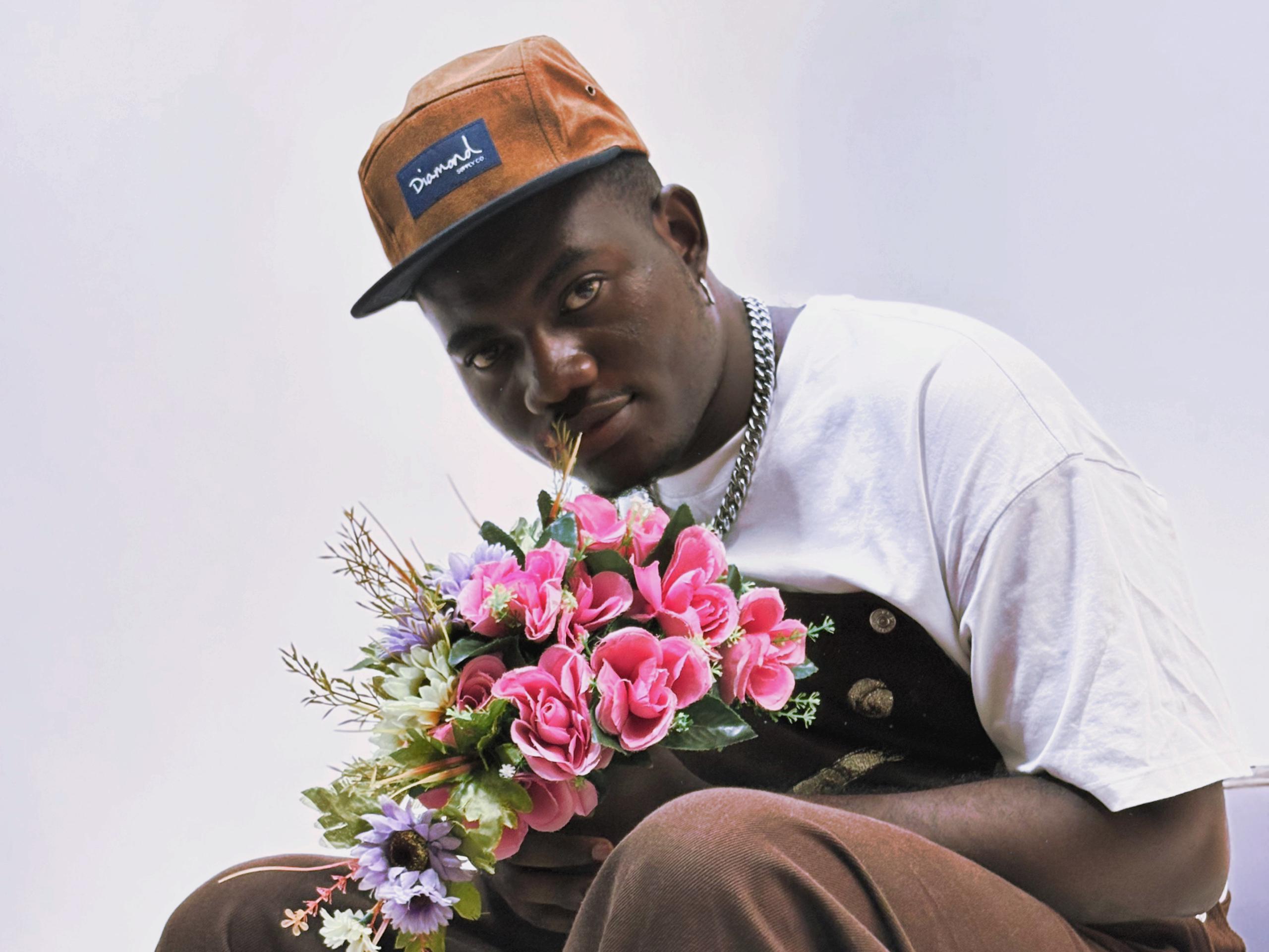 Ayozing Unveils “AWELEWA” – A Culturally Rich Love Anthem Blending Afrobeats and Urban Highlife