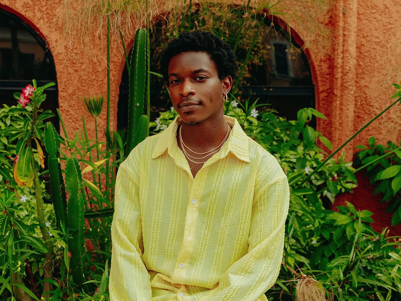 Jinmi Abduls Captures The Sweetness Of Intimacy With A Tender New Release, ‘Hold You’